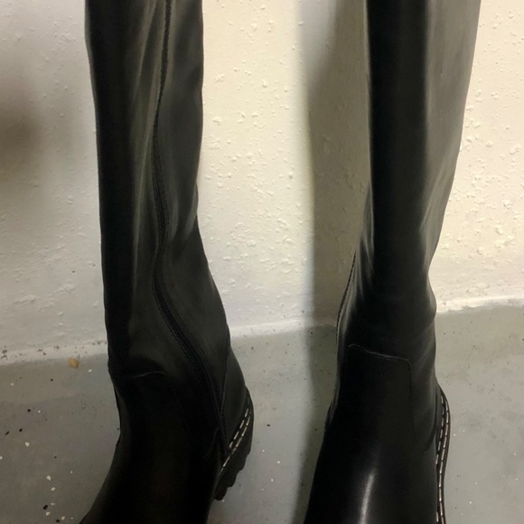 VINCE CAMUTO LUG-SOLE BOOT - Picture 4 of 8